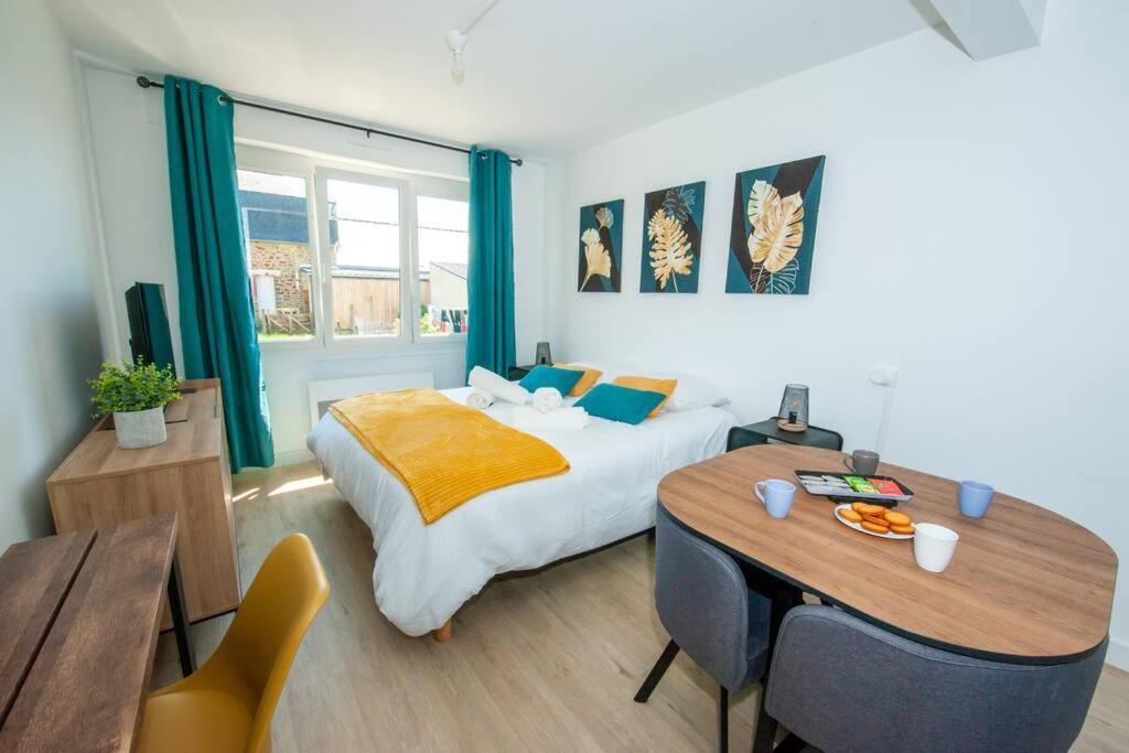 Appartement Proche Gare Routiere Fougères Extérieur photo